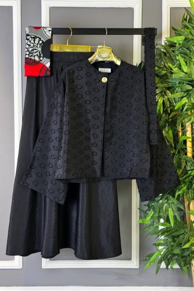 Gold Düğme Detaylı Etekli Takım Siyah