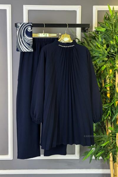 Yaka Taşlı Pileli İkili Takım Lacivert